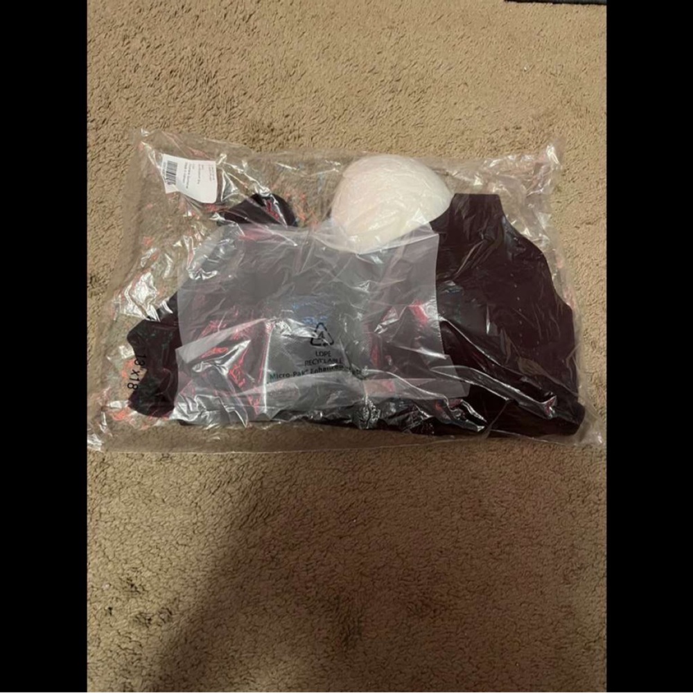 LULULEMON air support bra (same as purple bra on my page)
